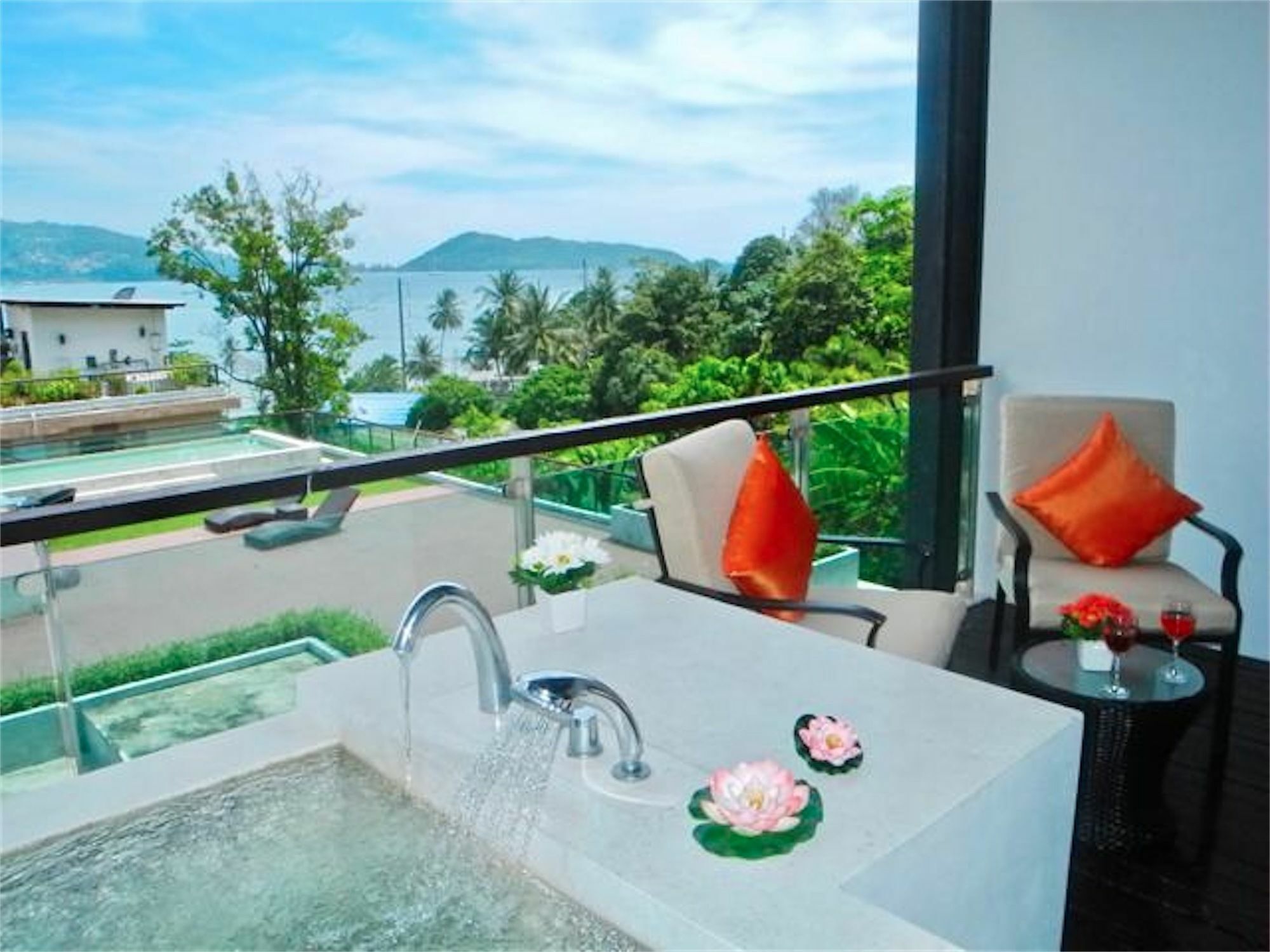 The Privilege Residence : 1 Bedroom Apartment In Patong Esterno foto