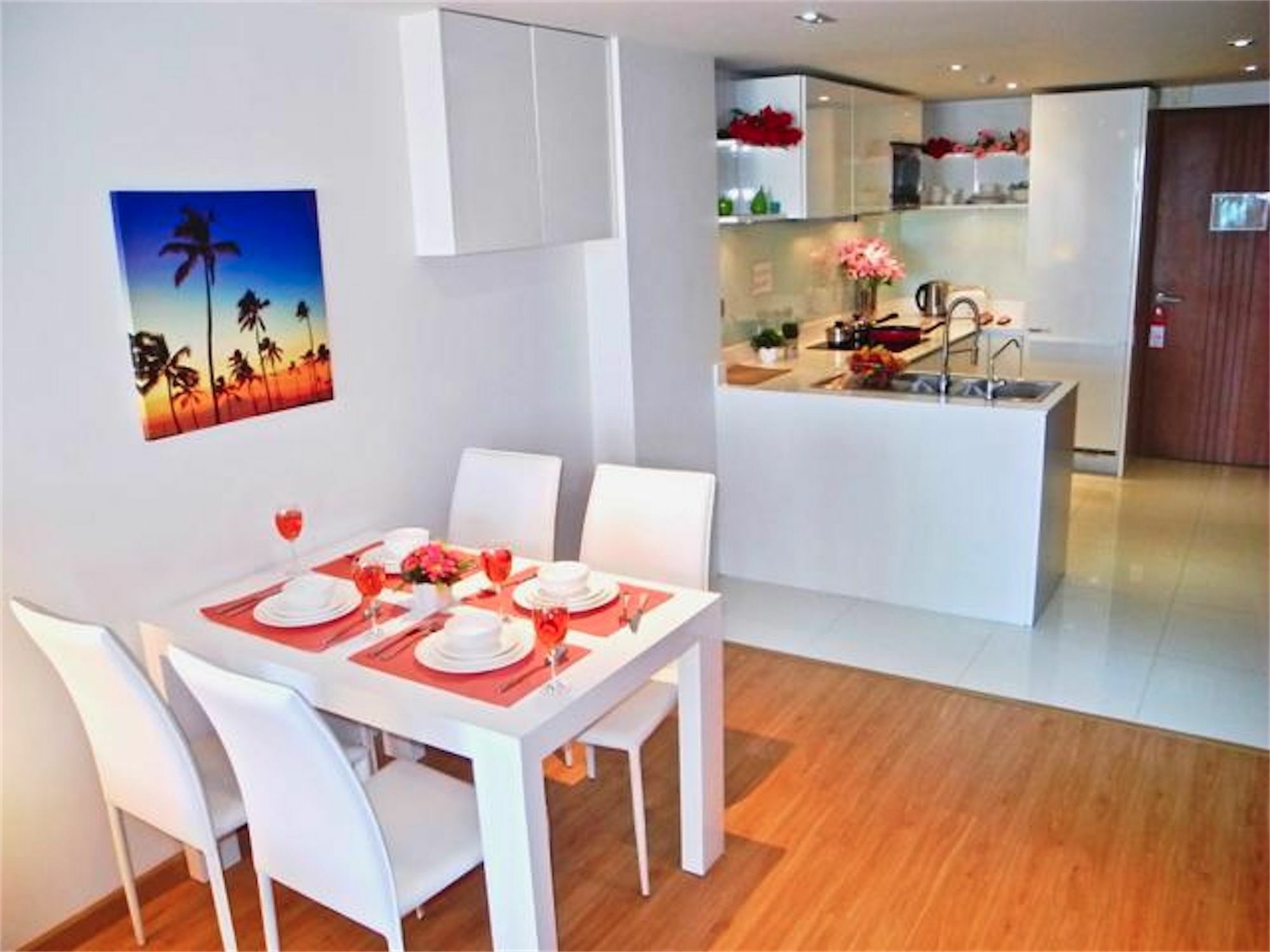 The Privilege Residence : 1 Bedroom Apartment In Patong Esterno foto