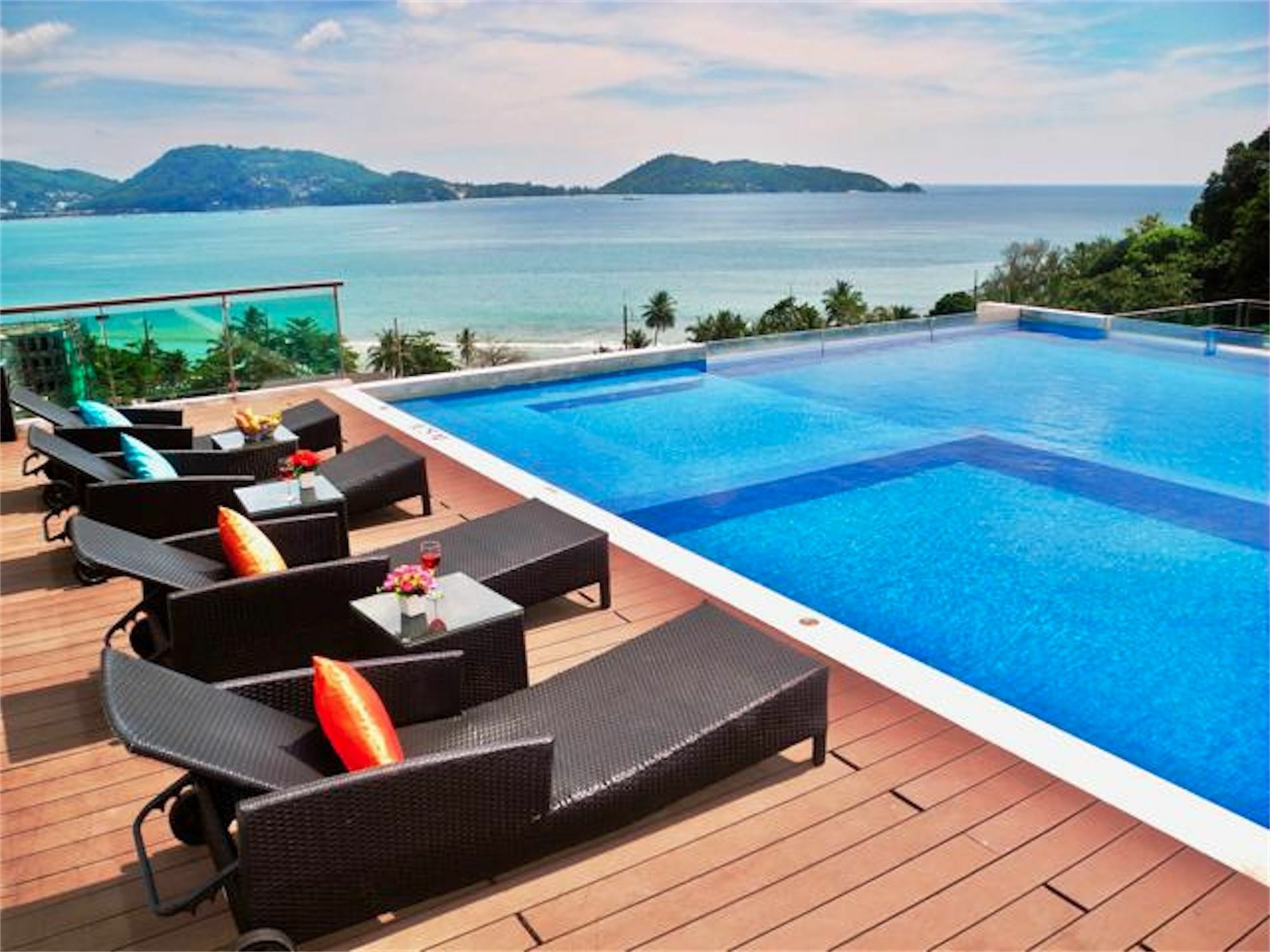 The Privilege Residence : 1 Bedroom Apartment In Patong Esterno foto