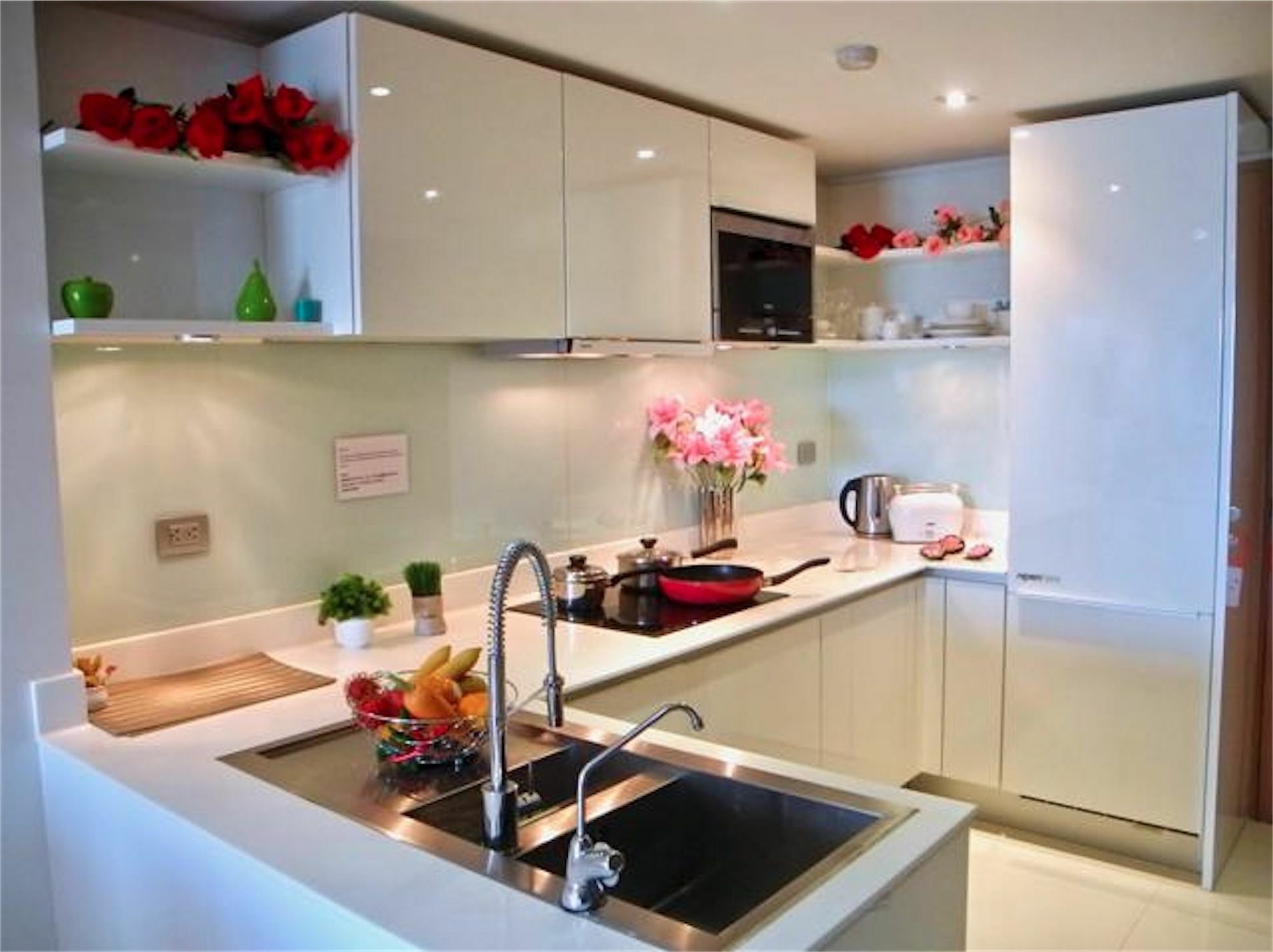 The Privilege Residence : 1 Bedroom Apartment In Patong Esterno foto